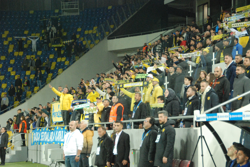 ANKARAGÜCÜ - EROKSPOR TARAFTAR RESİMLERİ