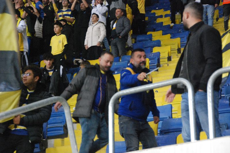 ANKARAGÜCÜ - EROKSPOR TARAFTAR RESİMLERİ