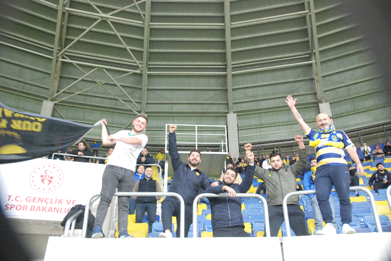 ANKARAGÜCÜ - EROKSPOR TARAFTAR RESİMLERİ