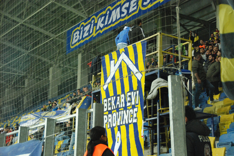 ANKARAGÜCÜ - EROKSPOR TARAFTAR RESİMLERİ