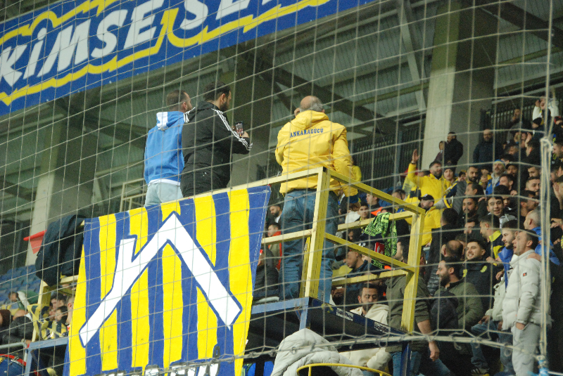 ANKARAGÜCÜ - EROKSPOR TARAFTAR RESİMLERİ