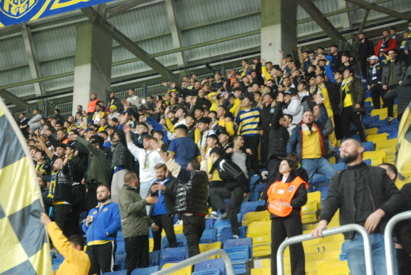 ANKARAGÜCÜ - EROKSPOR TARAFTAR RESİMLERİ