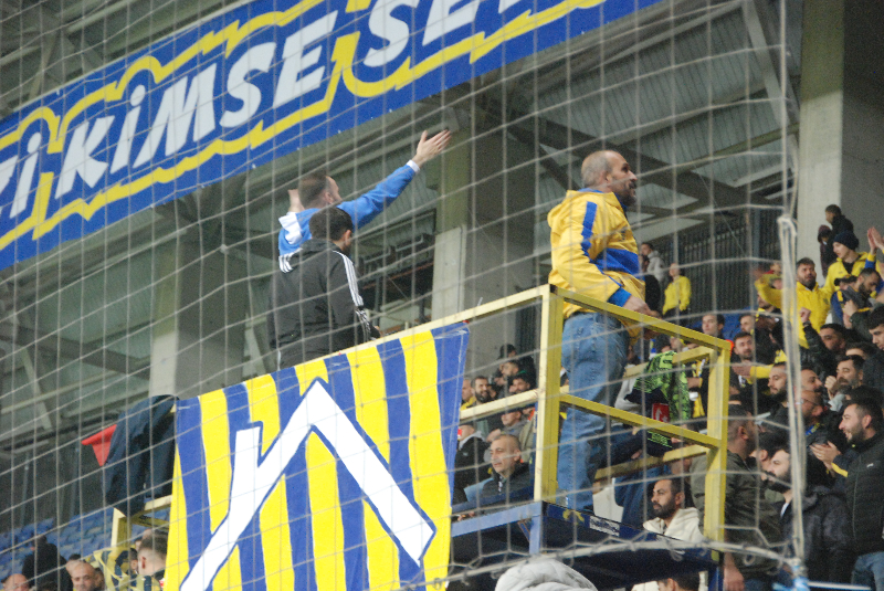 ANKARAGÜCÜ - EROKSPOR TARAFTAR RESİMLERİ