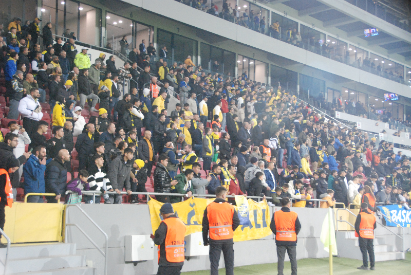 ANKARAGÜCÜ - EROKSPOR TARAFTAR RESİMLERİ