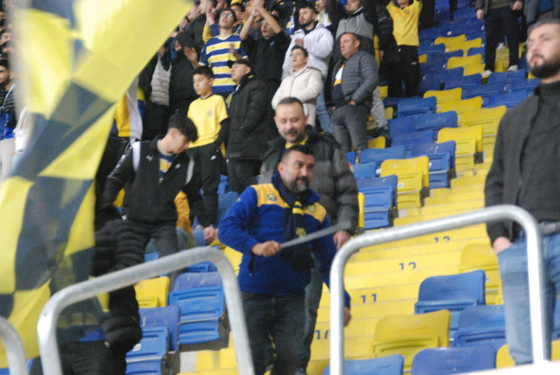 ANKARAGÜCÜ - EROKSPOR TARAFTAR RESİMLERİ