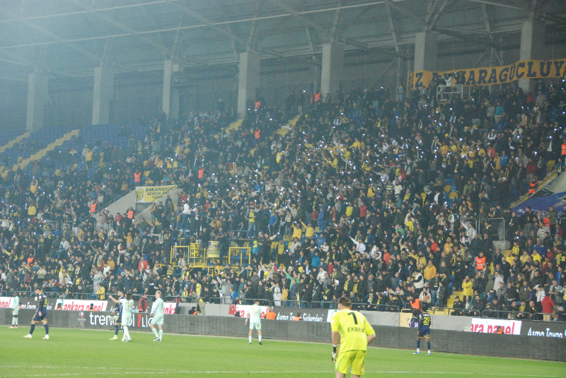 ANKARAGÜCÜ - EROKSPOR TARAFTAR RESİMLERİ