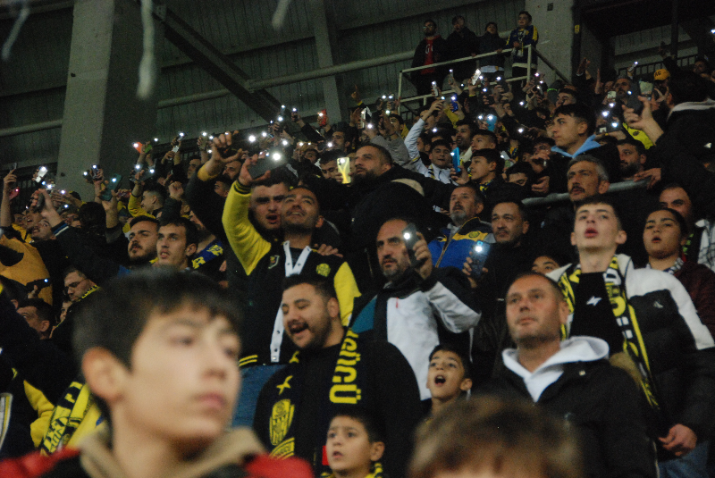 ANKARAGÜCÜ - EROKSPOR TARAFTAR RESİMLERİ