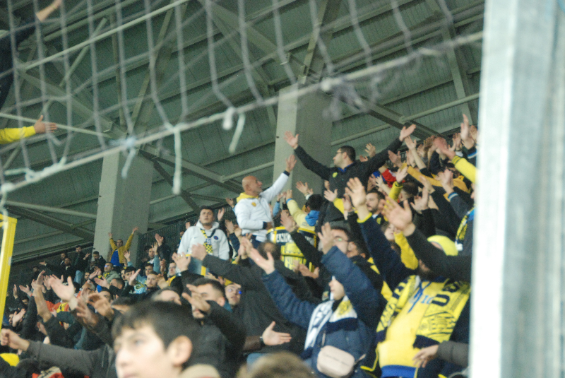 ANKARAGÜCÜ - EROKSPOR TARAFTAR RESİMLERİ