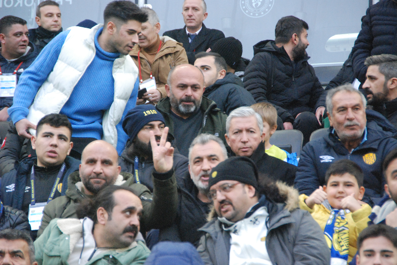 ANKARAGÜCÜ-PENDİKSPOR TARAFTAR FOTOLARI