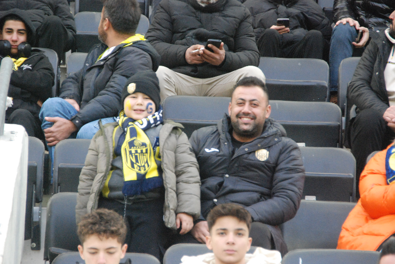 ANKARAGÜCÜ-PENDİKSPOR TARAFTAR FOTOLARI