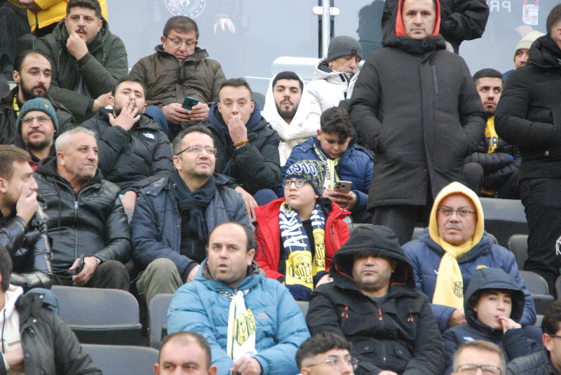 ANKARAGÜCÜ-PENDİKSPOR TARAFTAR FOTOLARI