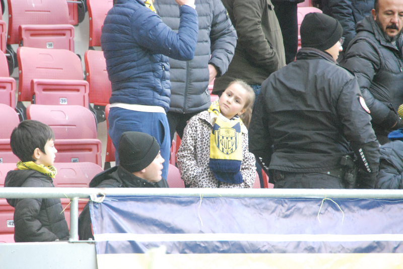ANKARAGÜCÜ-PENDİKSPOR TARAFTAR FOTOLARI