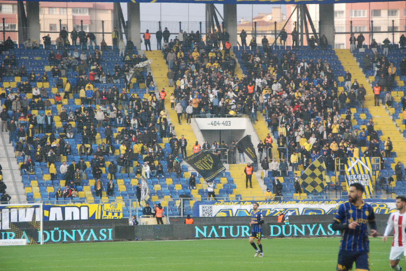 ANKARAGÜCÜ-PENDİKSPOR TARAFTAR FOTOLARI