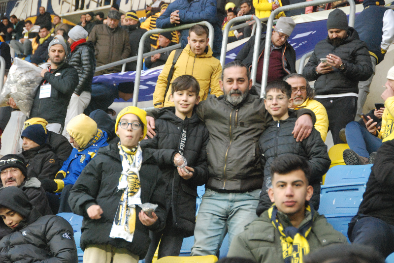 ANKARAGÜCÜ-PENDİKSPOR TARAFTAR FOTOLARI