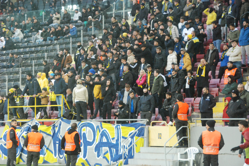 ANKARAGÜCÜ-PENDİKSPOR TARAFTAR FOTOLARI