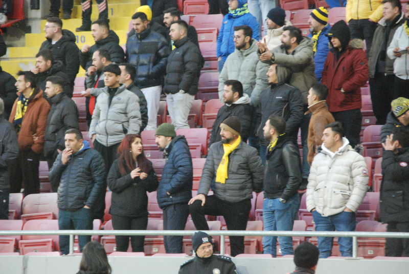 ANKARAGÜCÜ-PENDİKSPOR TARAFTAR FOTOLARI