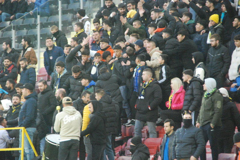 ANKARAGÜCÜ-PENDİKSPOR TARAFTAR FOTOLARI