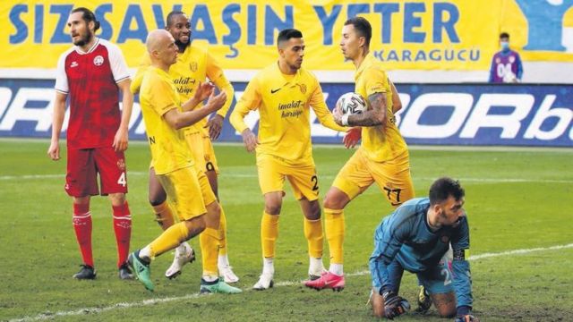 Emre Güral 11 ay sonra golünü yazdı!