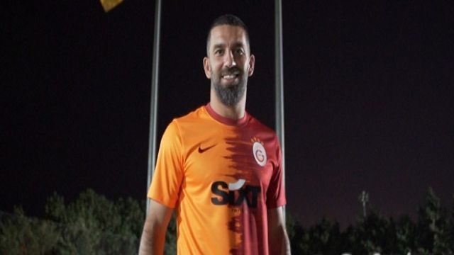 Galatasaray'da Arda Turan'ın Korona testi pozitif çıktı !