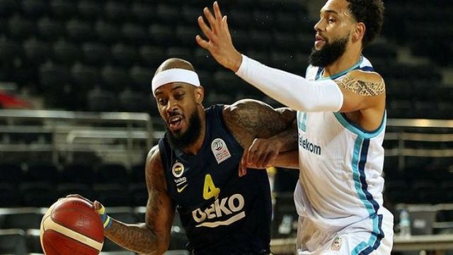 Türk Telekom'a Fenerbahçe freni 81-82