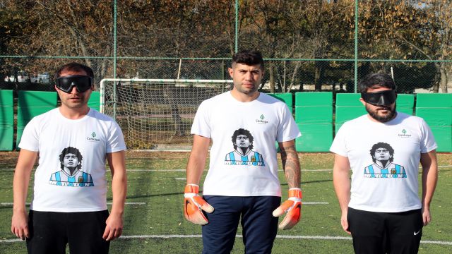 Çankayalı engelli futbolcular Maradona fotoğraflı formalarla antrenman yaptılar