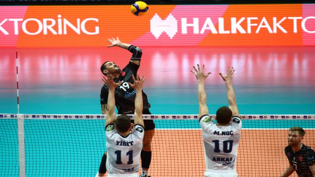 Halkbank kupada finalde. Rakip Spor Toto...