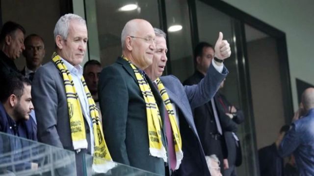 Mansur Yavaş, Ankaragücü'nü kutladı