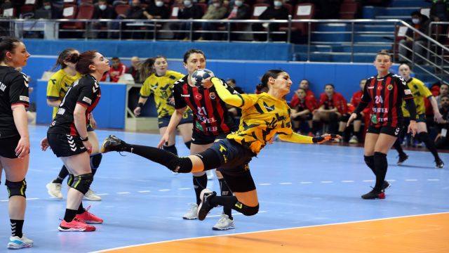 Altın Kanatlı Melekler'in yarı final mutluluğu