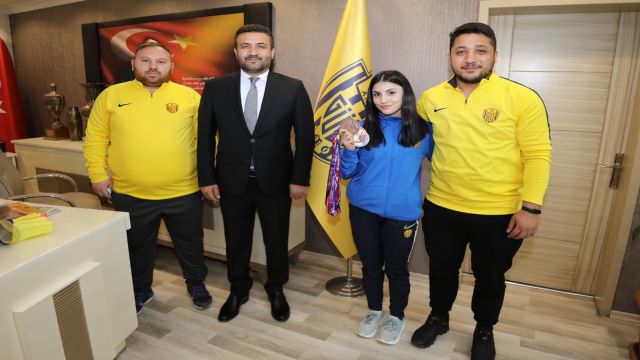 Ankaragücü Halter Takımı Kulüp Başkanı Fatih Mert'i ziyaret etti