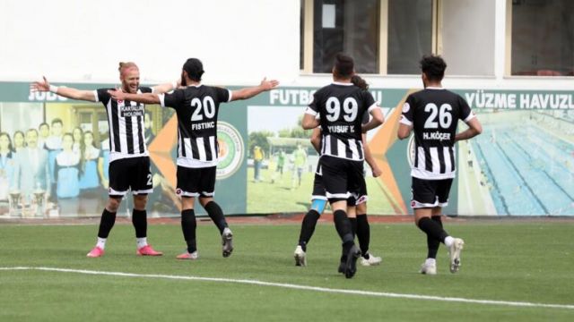 Etimesgut Belediyespor'un play-off şansı sürüyor