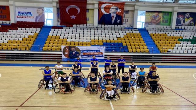 Genç basketbolcularımız, Avrupa Şampiyonası'na Ankara'da hazırlanacak