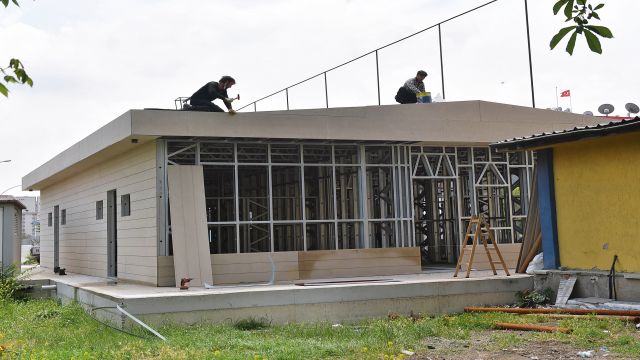 Büyükşehir'in desteği sürüyor ! Tandoğan'a yeni soyunma odaları