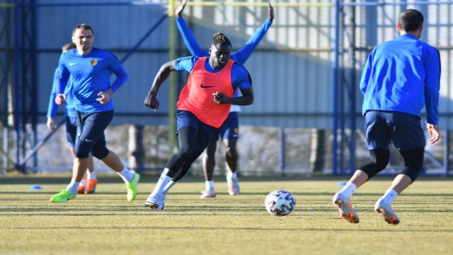 Aliou Badji, Fransa'ya transfer oldu