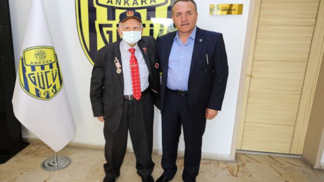 Efsane Aslan Amca Ankaragücü'nü ziyaret etti