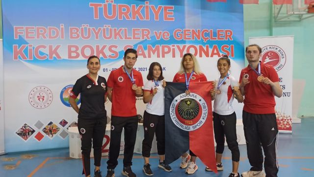 Gençlerbirliği, Kick Boks Şampiyonası'ndan 3 altın ve 2 gümüş madalyayla döndü