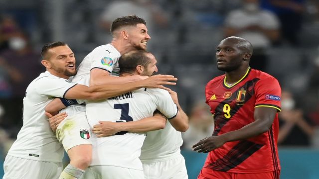 İtalya, Belçika'yı devirdi 2-1