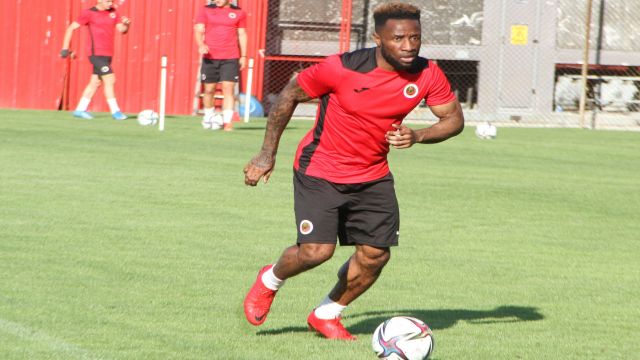 Kazenga LuaLua: Tek hedefim takımımı Süper Lig'de görmek