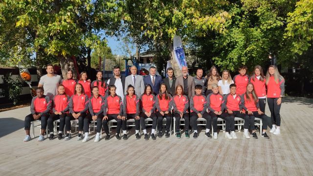 Ankar Büyükşehir Belediyesi FOMGET Kadın Futbol Takımı Medya ile buluştu