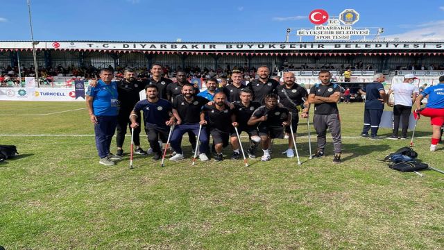 Etimesgut Belediyesi Ampute, İzmir Büyükşehir Belediyesi Ampute'yi 4-1 yendi