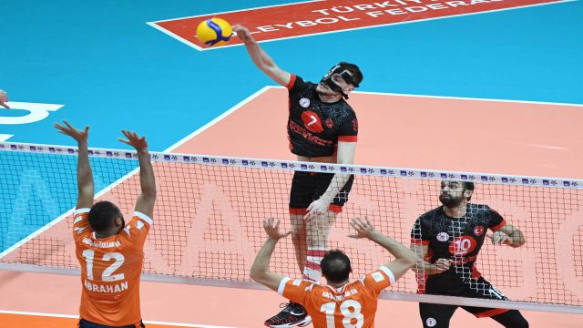 Ziraat Bankkart, Kupa Voley’de yarı finale yükseldi