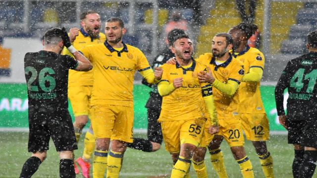 Ankaragücü asla pes etmez 2-1