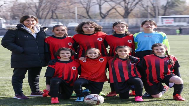 Gençlerbirliği U-13 kız futbol takımı ilk maçına çıktı