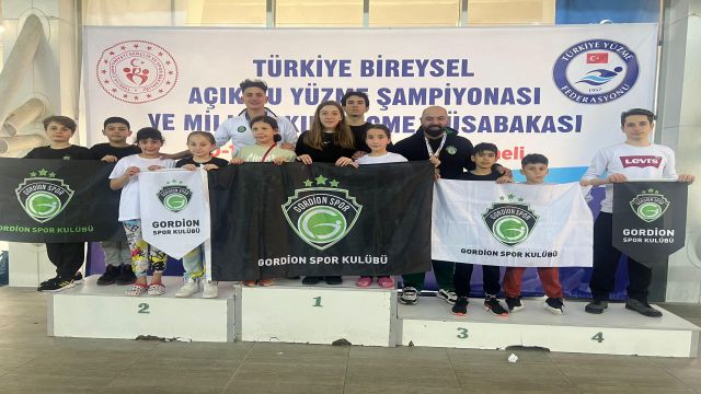 Gordion Spor Kulübü yüzmede Ankara'nın gururu oldu