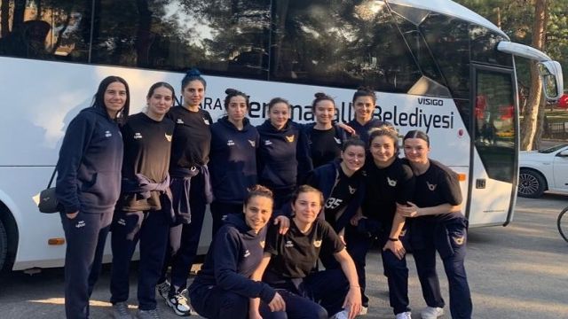 Yenimahalle Belediyespor, Antalya'da coştu 63-31