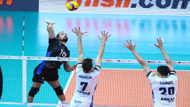 Halkbank'a Arkas darbesi