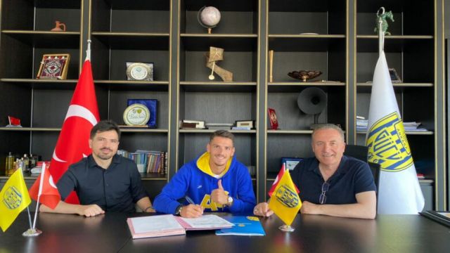 FLAŞ | İlk transfer geldi. Tasos Ankaragücü'nde