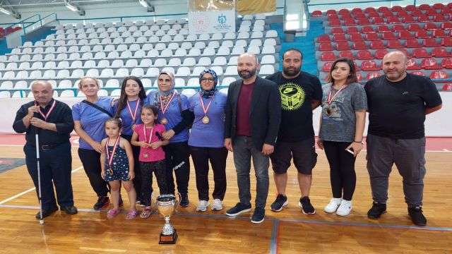 Çankaya Belediyesi Görme Engelliler Kadın Goalball Takımı Kocaeli’de şampiyon oldu