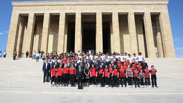 Gençlerbirliği yönetiminden Anıtkabir’e ziyaret