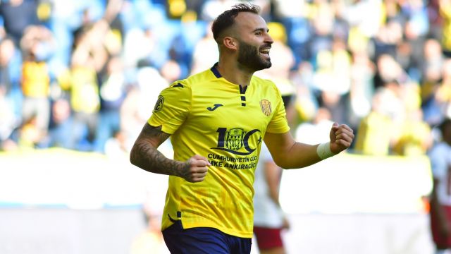 Ankaragücü'nün 100.yıl forması ilgi çekti