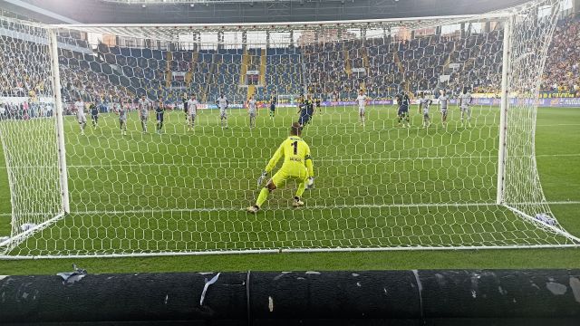 Yine Başakşehir, yine aynı skor. 2-1 laneti!